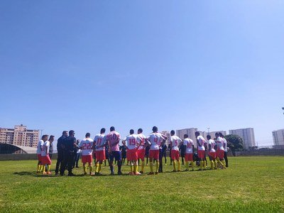 Ajude adolescentes do DF a disputar campeonato socioeducativo de futebol em SP