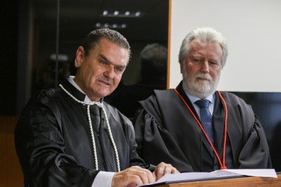 Presidente do TJDFT dá posse a Arnaldo Corrêa  Silva como Juiz de Direito Substituto de 2º Grau