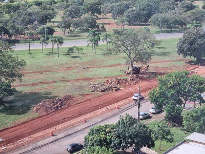 Novo estacionamento começa a ser construído: mais vagas para servidores, advogados e usuários