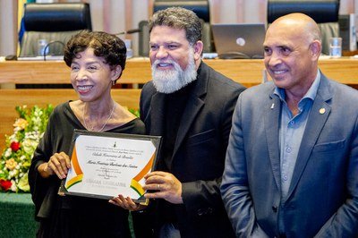 Com discurso contra o racismo e em defesa das mulheres, Desembargadora do TJDFT recebe Título de Cidadã Honorária de Brasília