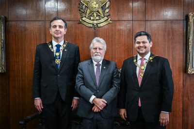 Presidente do TJDFT homenageia Senadores Rodrigo Pacheco e Davi Alcolumbre com Comenda da Ordem do Judiciário