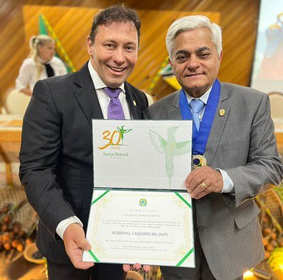 TRE do Amapá homenageia 1º Vice-Presidente do TJDFT com Medalha do Mérito Eleitoral