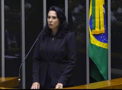 Juíza do TJDFT participa de sessão solene em alusão ao Dia Mundial de Conscientização sobre a Violência contra a Pessoa Idosa