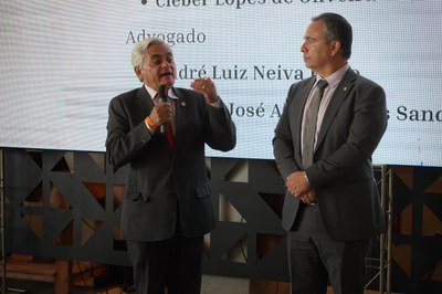 1º Vice-Presidente do TJDFT recebe selo “Sou Amigo da Defensoria”